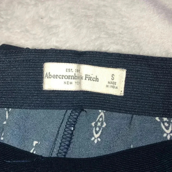 Abercombie & Fitch Shorts - Picture 3 of 5